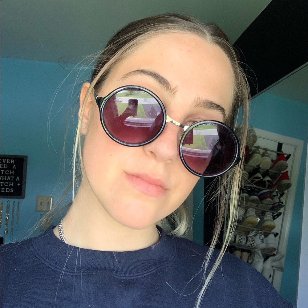 Circle Sunglasses - Picture 4 of 4